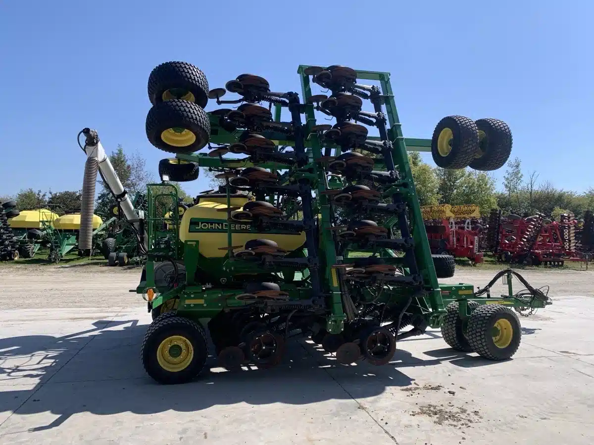 Gallery image 2 for Used 2018 John Deere 1990 Air Drill