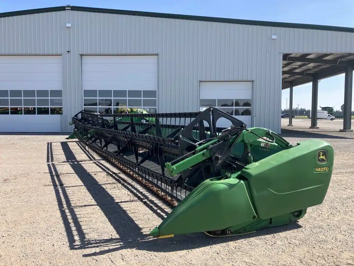 Gallery image 2 for Used 2012 John Deere 640FD Header - Draper