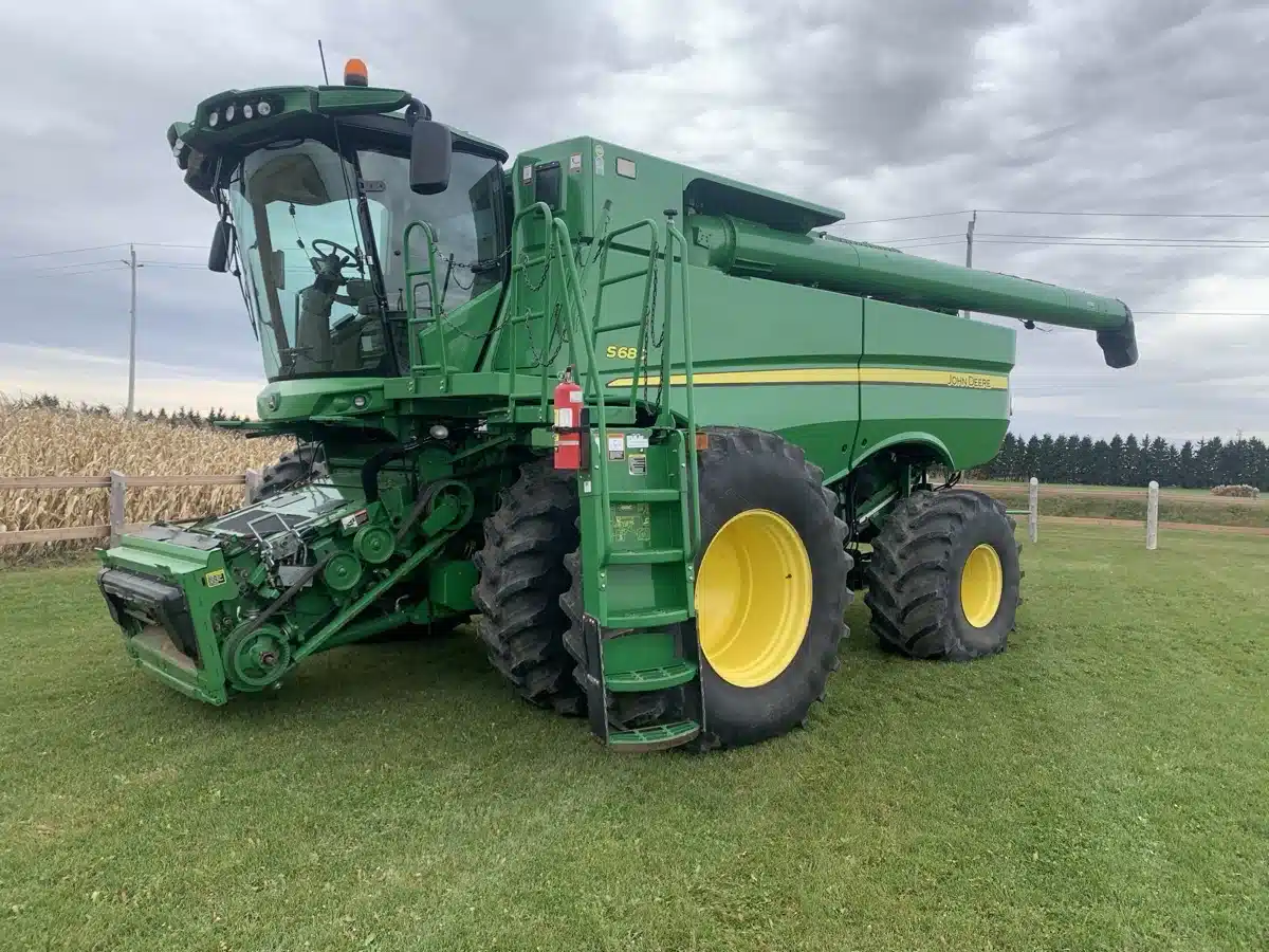 Gallery image 1 for Used 2013 John Deere S680 Combine