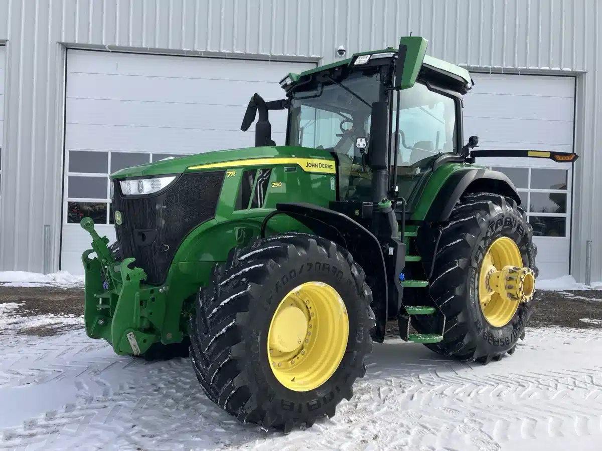 Gallery image 2 for 2020 John Deere 7R 250 Tractor