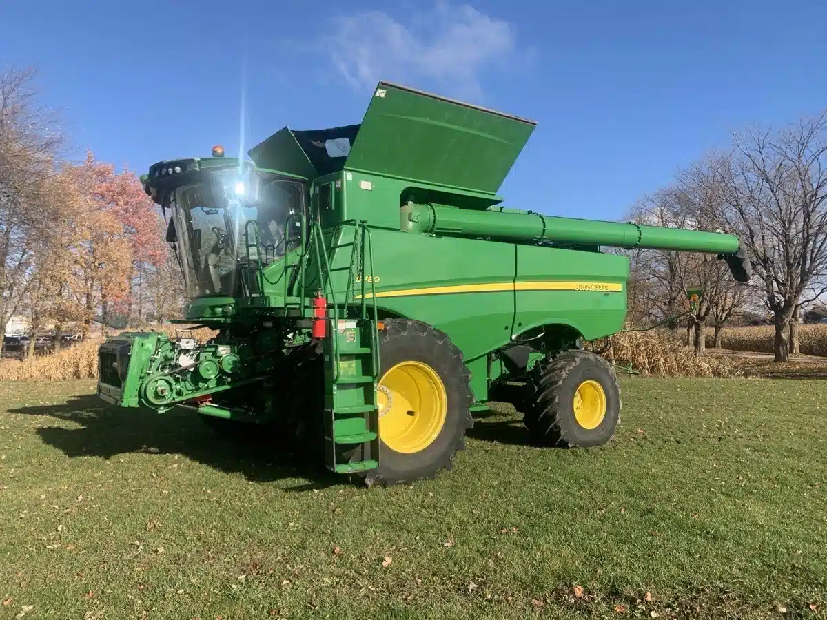 Gallery image 1 for Used 2019 John Deere S780 Combine