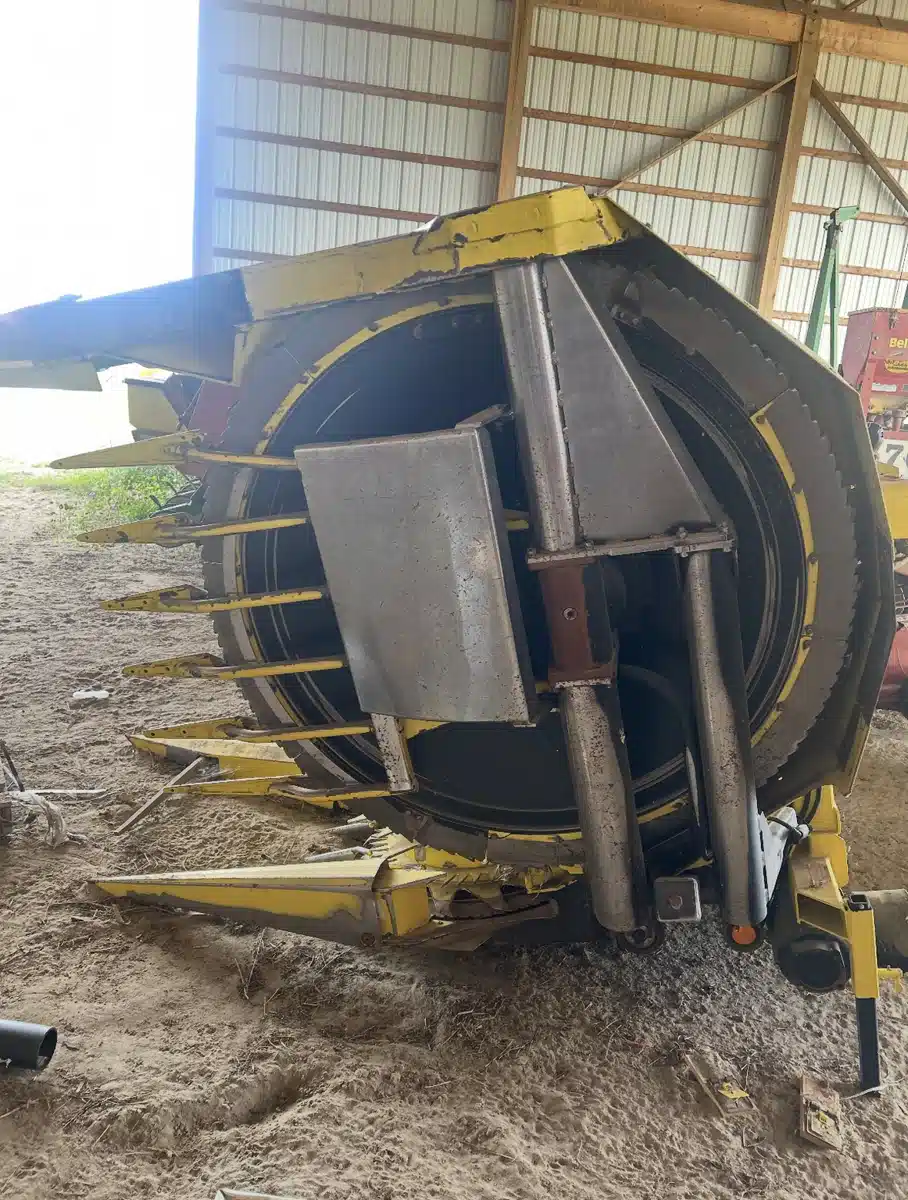 Gallery image 2 for Used 2020 John Deere 676 Header - Rotary