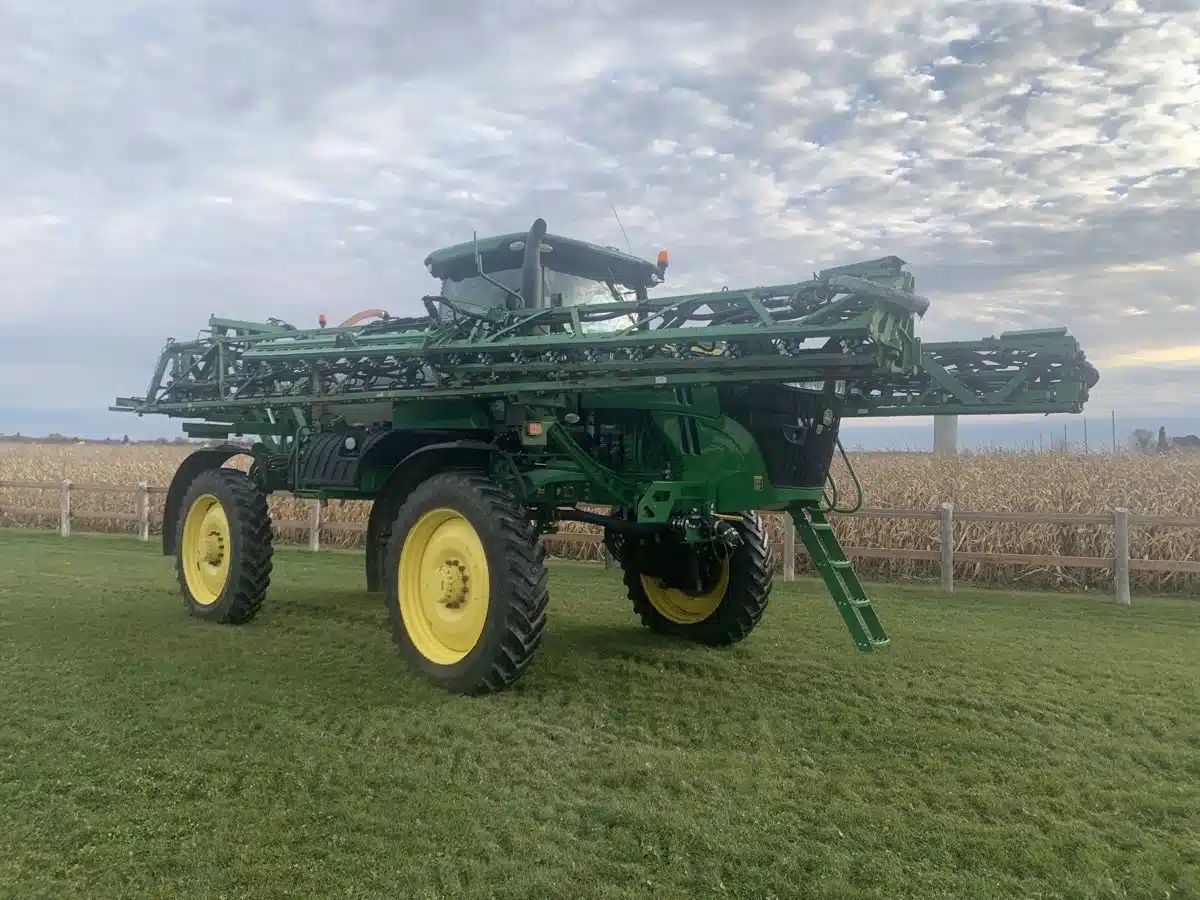 Gallery image 1 for Used 2019 John Deere R4038 Sprayer - Self Propelled