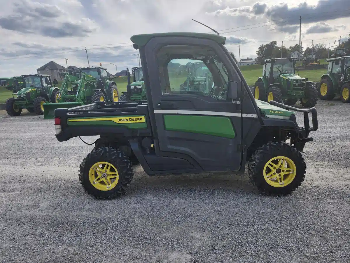 Gallery image 2 for Used 2021 John Deere XUV 835R Utility Vehicle