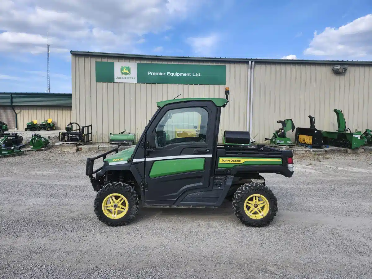 Gallery image 1 for Used 2021 John Deere XUV 835R Utility Vehicle