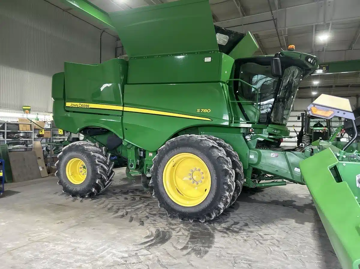 Gallery image 2 for Used 2018 John Deere S780 Combine