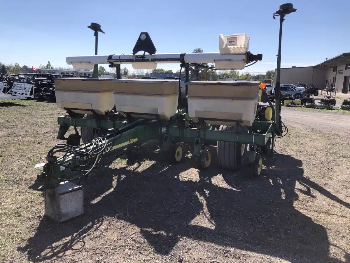 Gallery image 1 for Used 2003 John Deere 1780 Planter