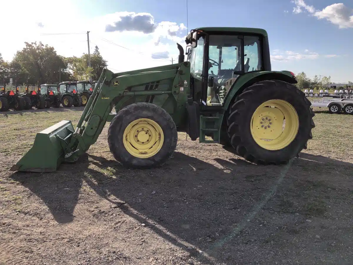 Gallery image 2 for Used 2016 John Deere 6125M Tractor