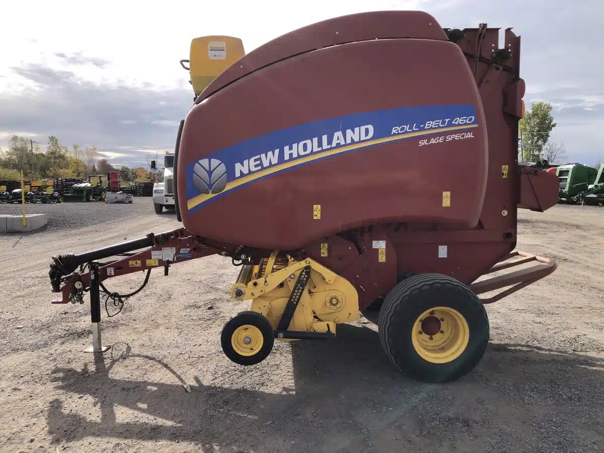 Gallery image 2 for 2018 New Holland ROLL-BELT 460 Round Baler