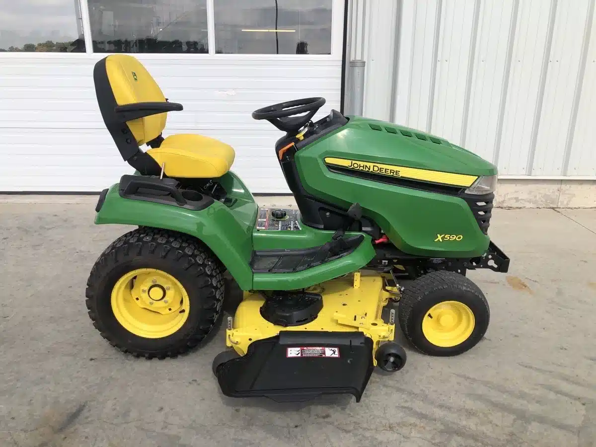Gallery image 2 for Used 2020 John Deere X590 Lawn Tractor