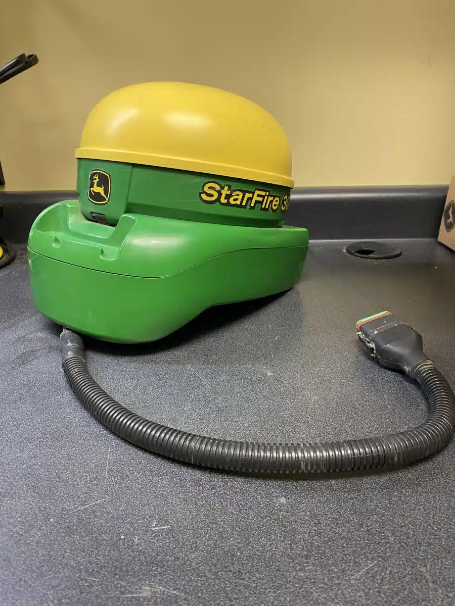 Gallery image 1 for Used 2013 John Deere STARFIRE 3000 Guidance System