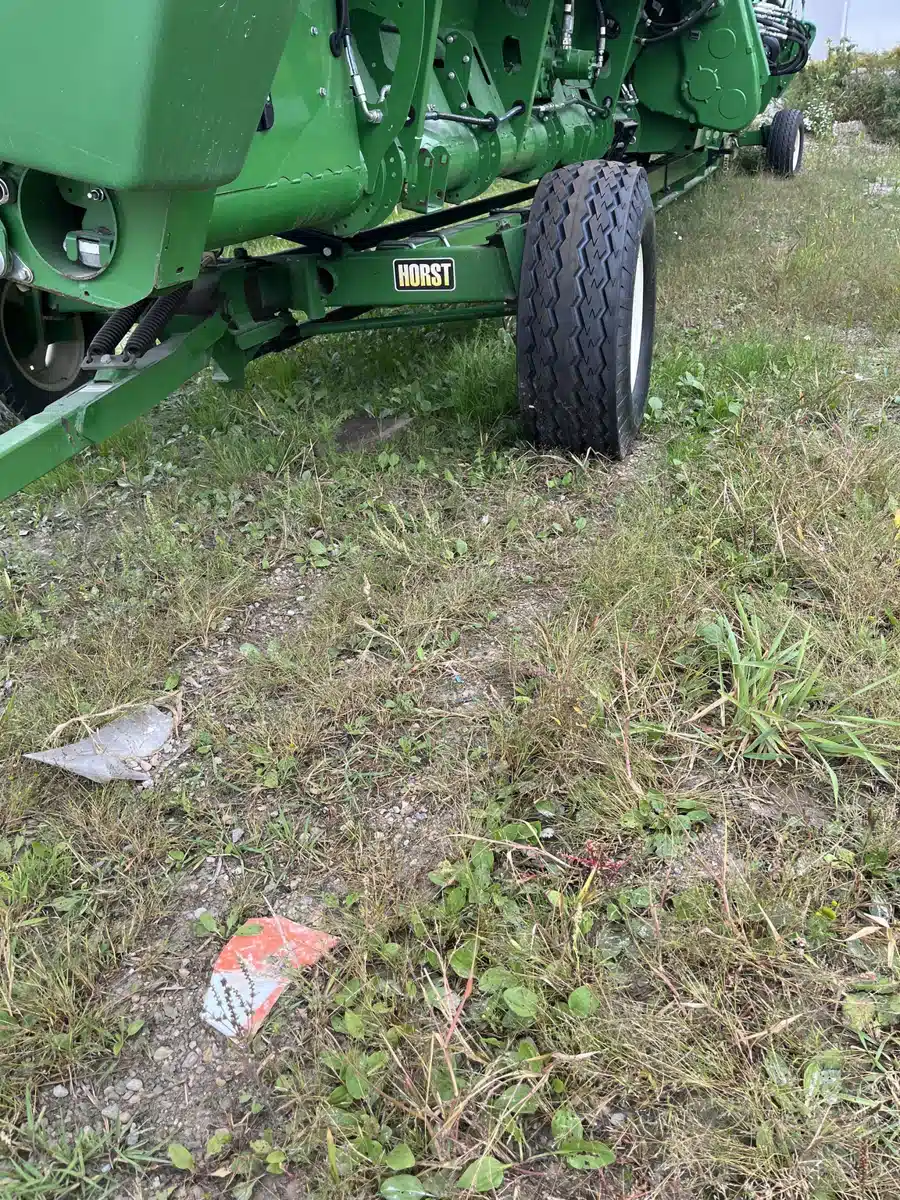 Gallery image 2 for Used 2017 Horst Welding CHCF 40ft Header Cart