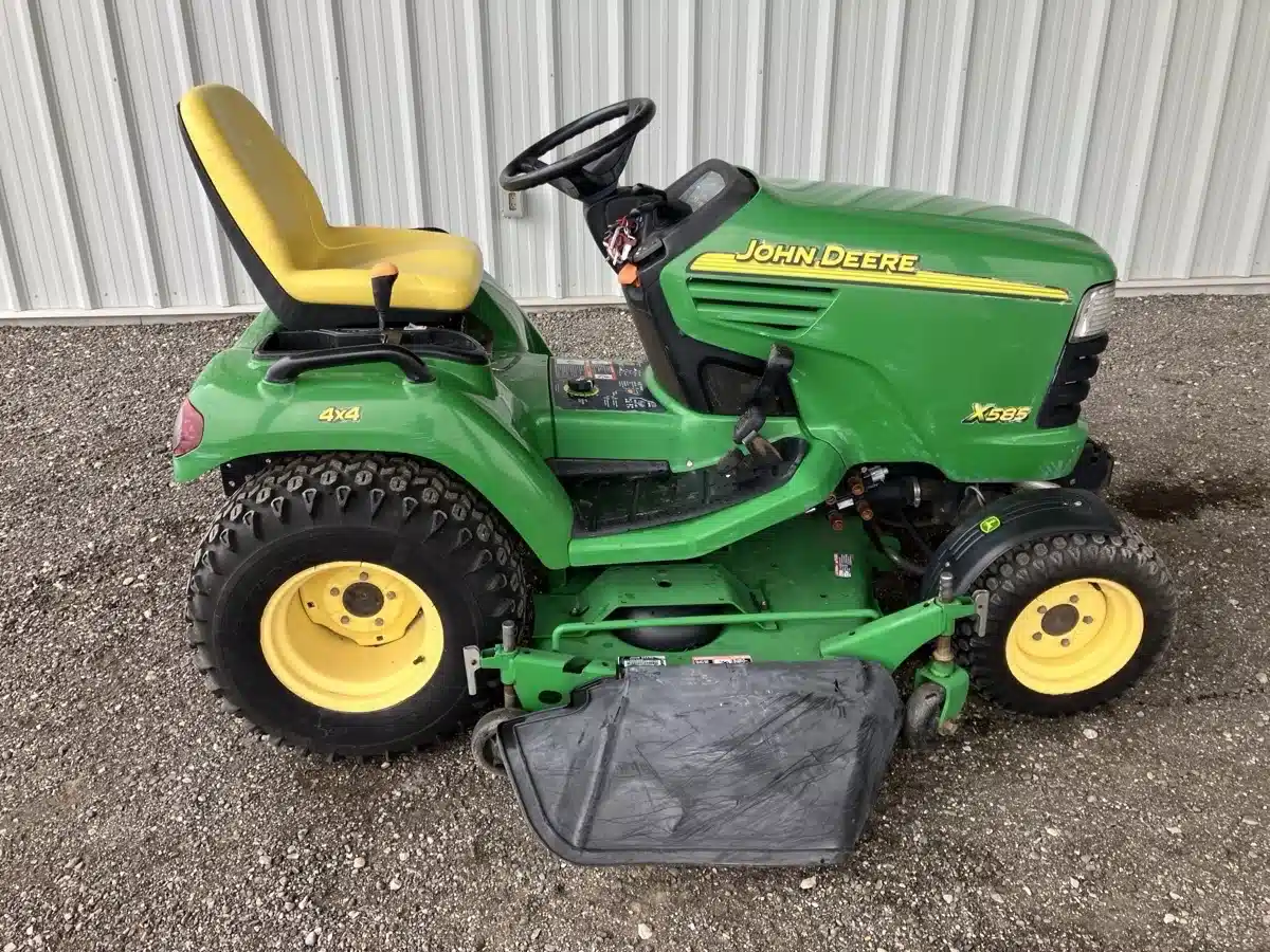 Gallery image 1 for 2003 John Deere X585 Lawn Tractor