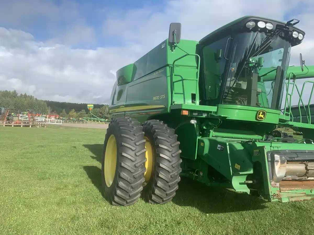 Gallery image 1 for Used 2011 John Deere 9670 STS Combine