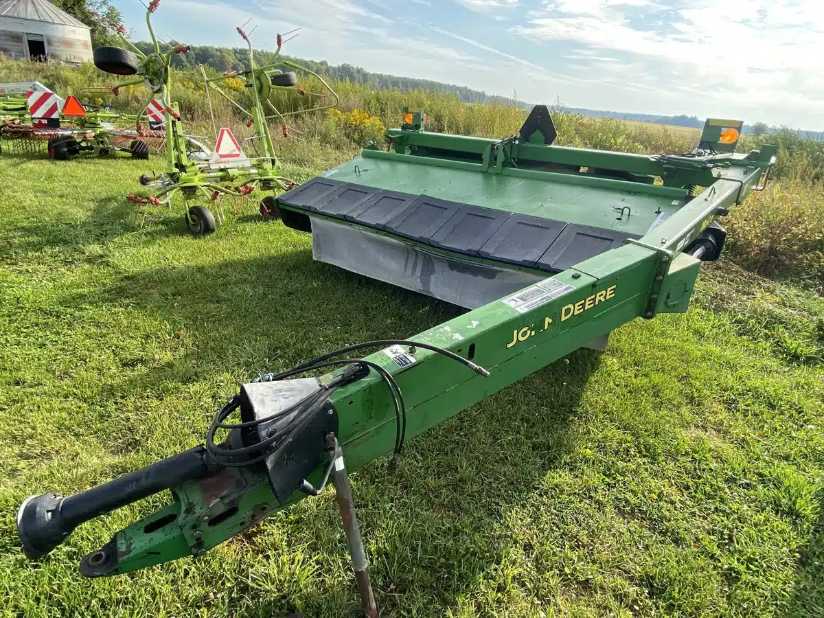 Gallery image 2 for Used 2003 John Deere 936 Mower Conditioner