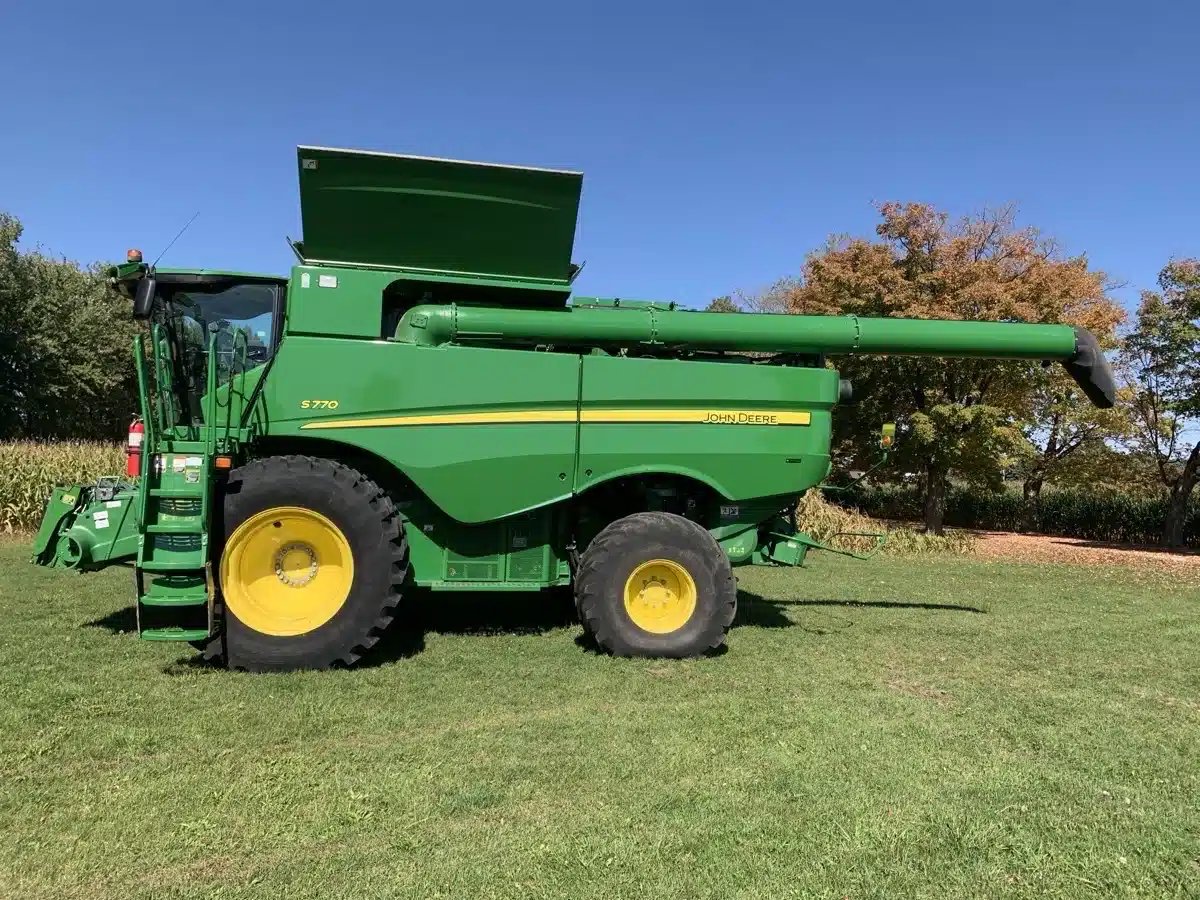 Gallery image 2 for Used 2019 John Deere S770 Combine