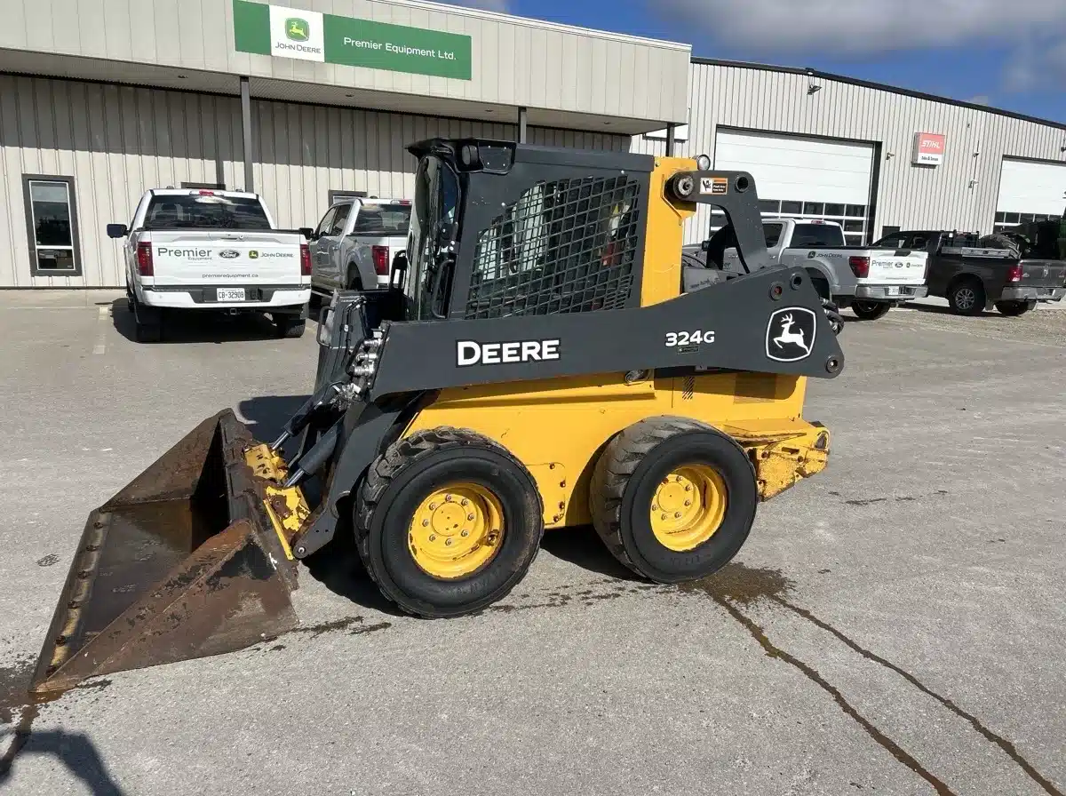 Gallery image 1 for Used 2022 John Deere 324G Skid Steer