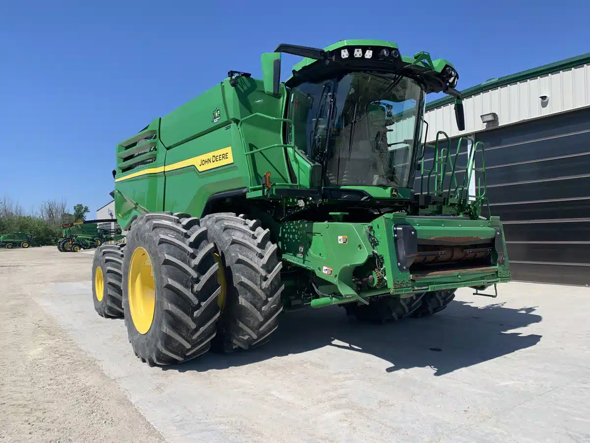 Gallery image 1 for Used 2022 John Deere X9 1100 Combine