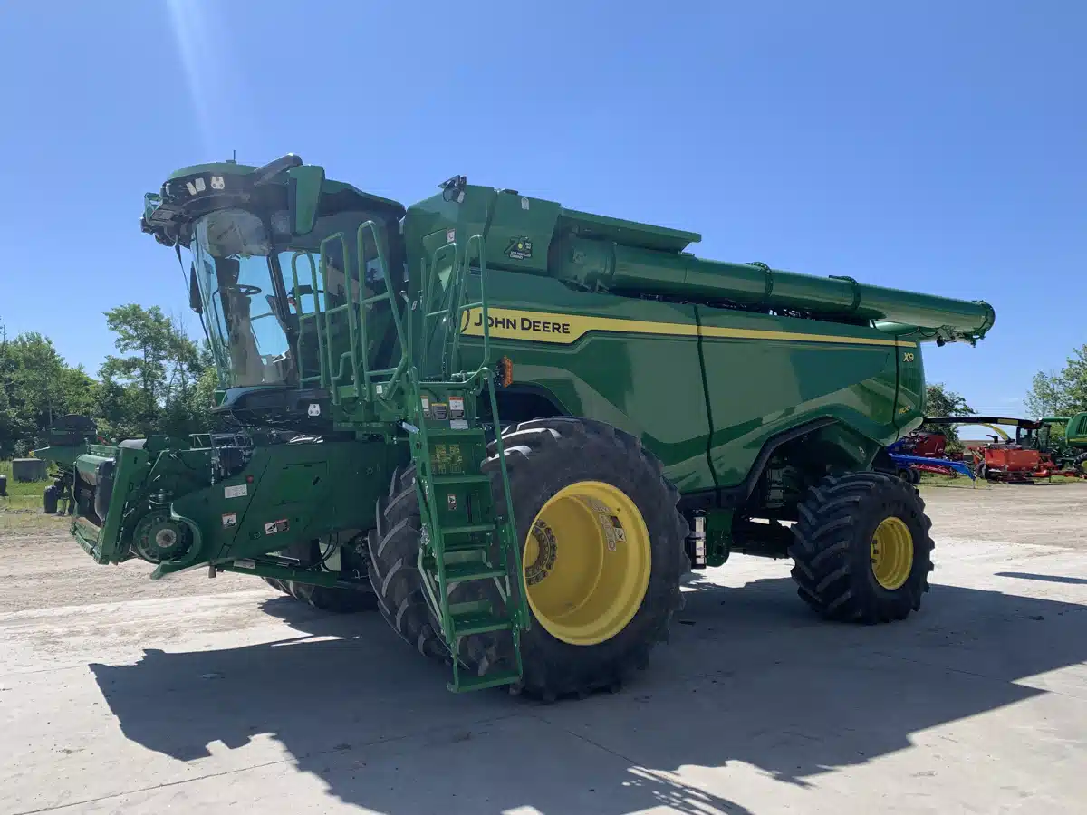 Gallery image 2 for Used 2022 John Deere X9 1100 Combine