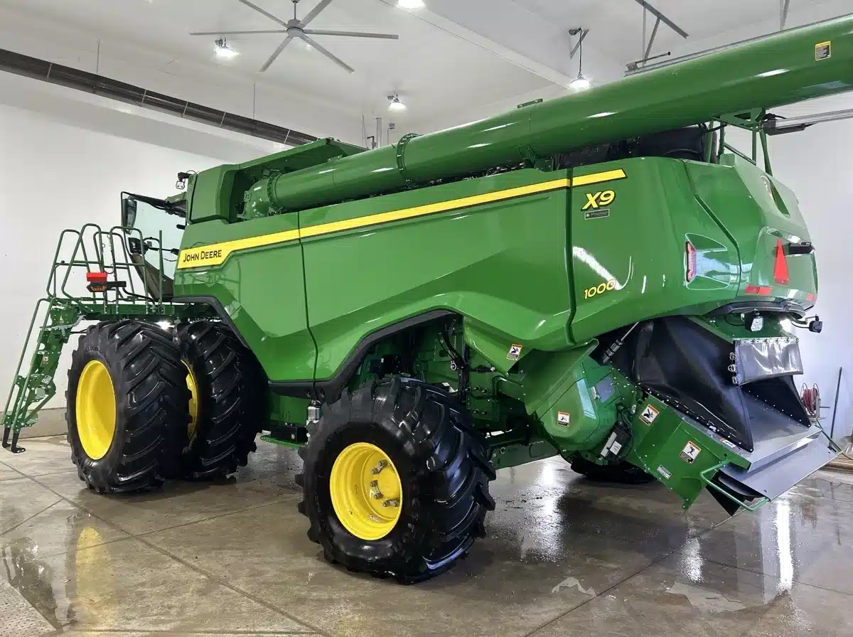 Gallery image 2 for Used 2024 John Deere X9 1000 Combine