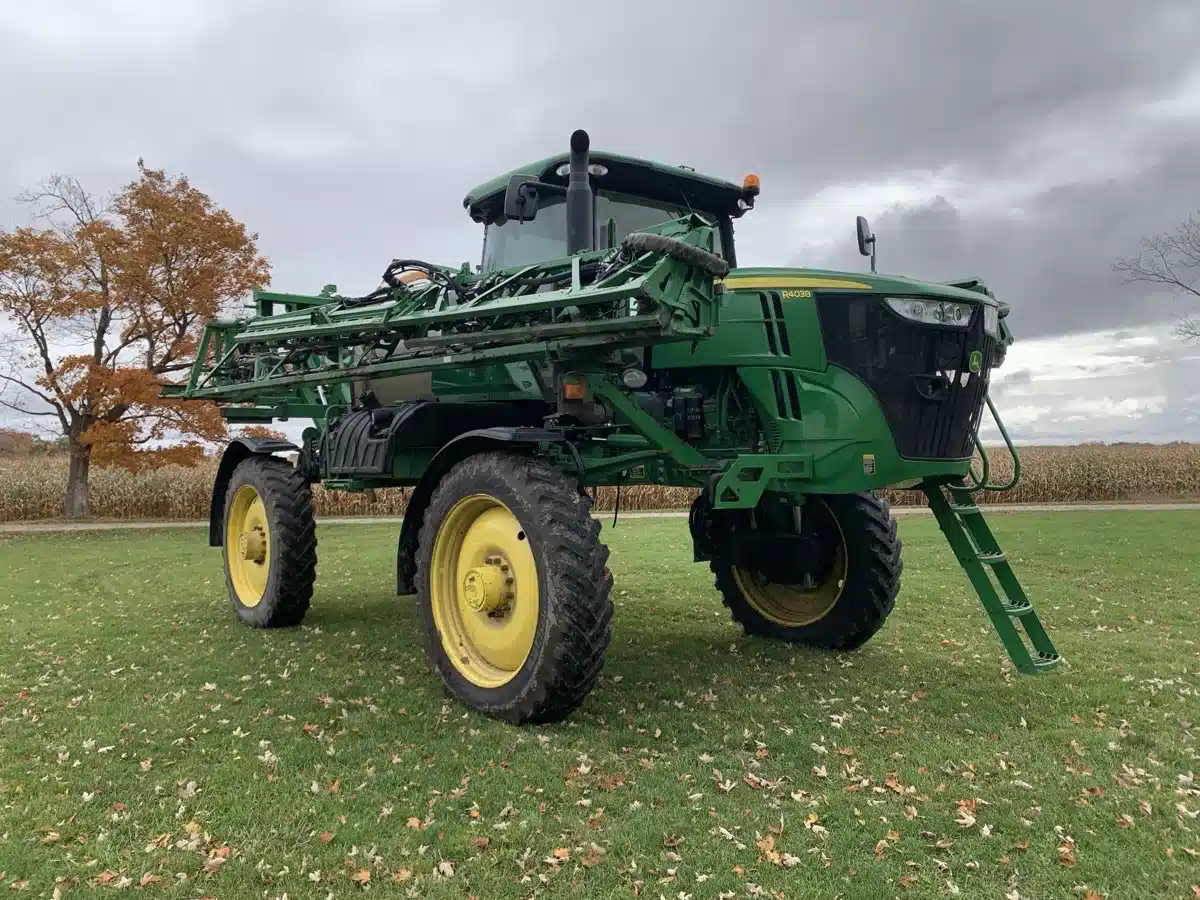 Gallery image 1 for Used 2015 John Deere R4038 Sprayer - Self Propelled