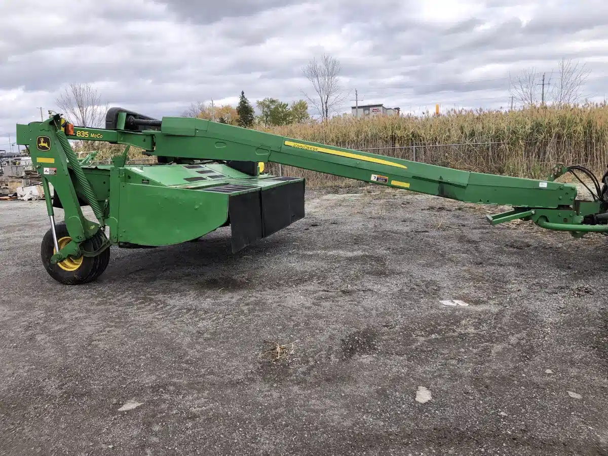Gallery image 1 for Used 2012 John Deere 835 Disc Mower Conditioner