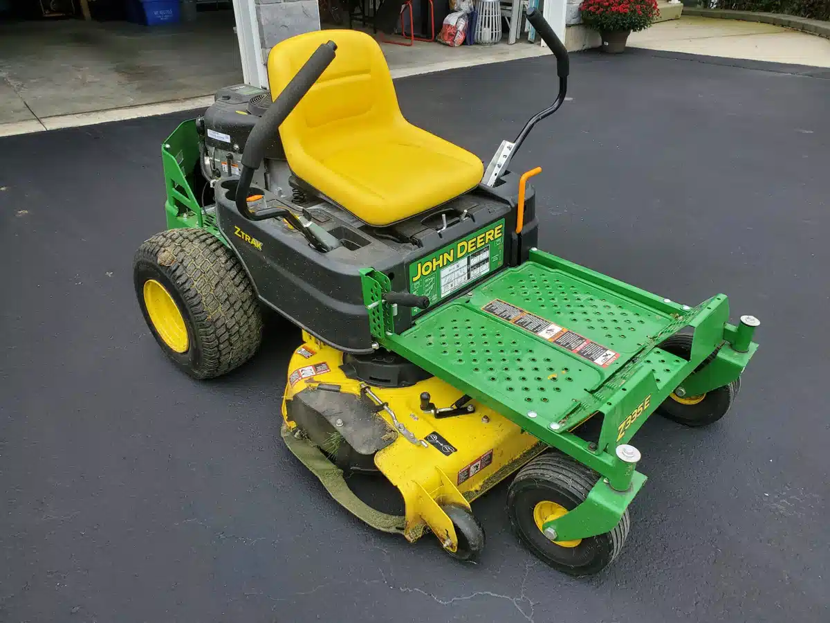 Used 2016 John Deere Z335E Mower - Zero Turn