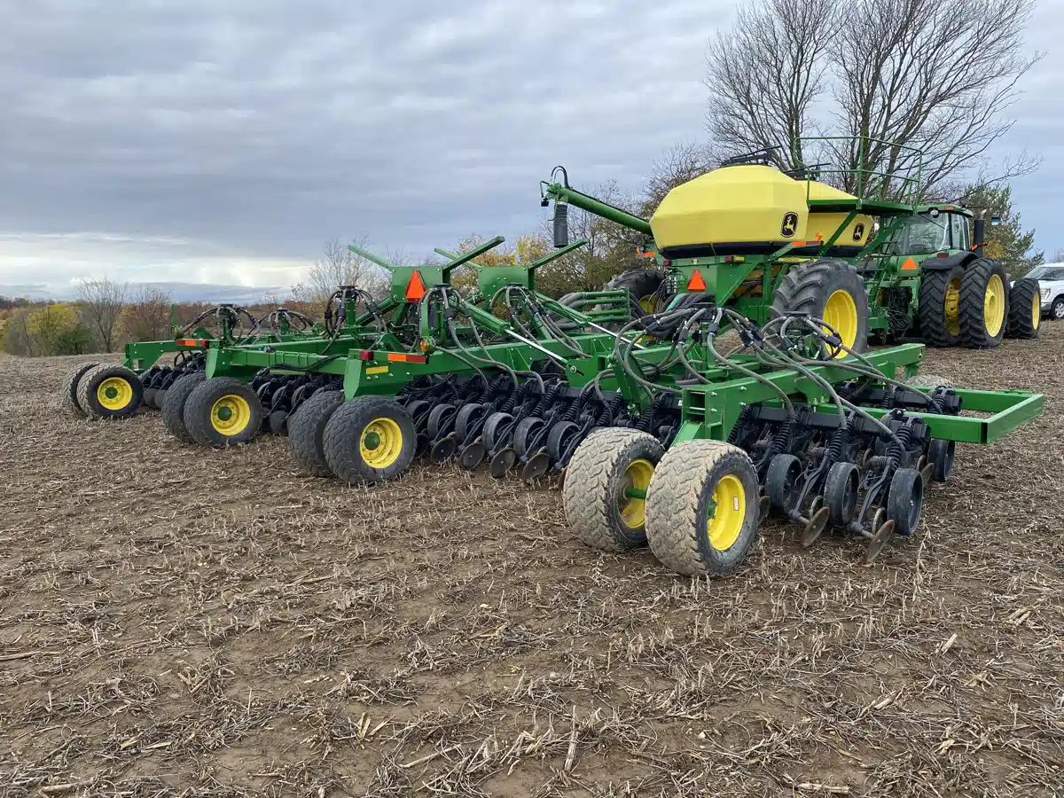 Gallery image 2 for 2015 John Deere 1890 Air Drill