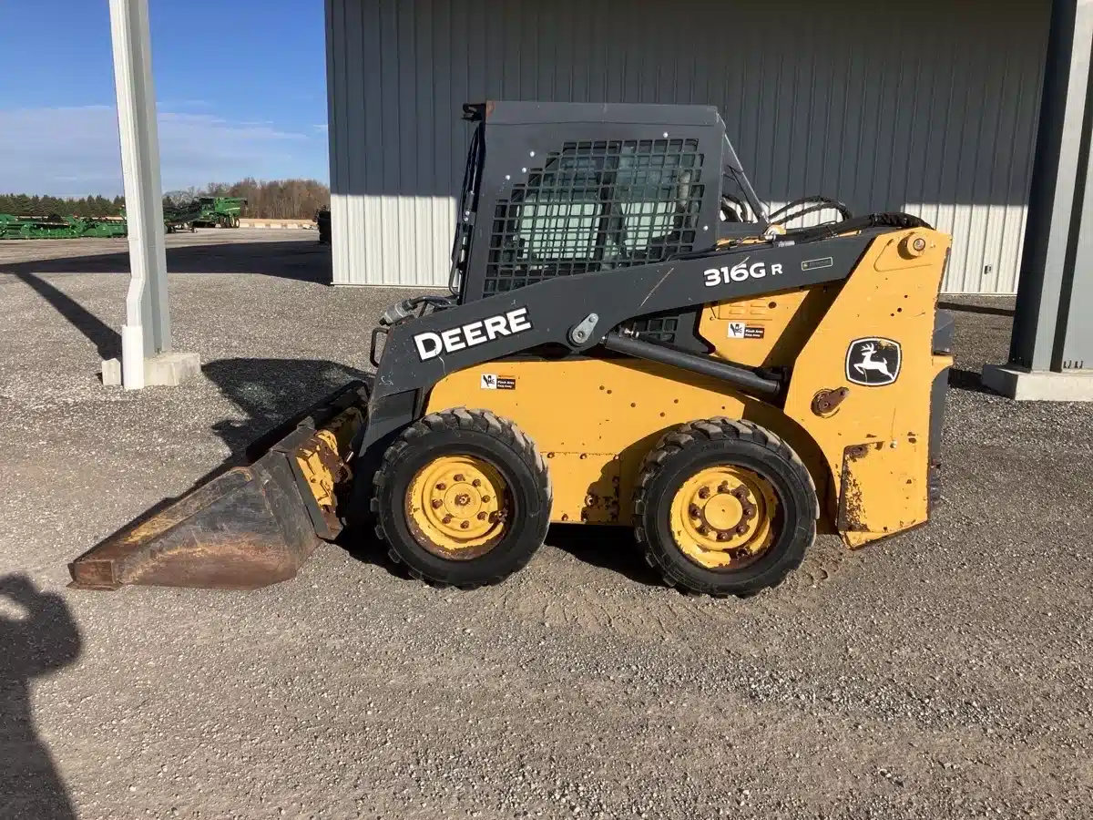 Gallery image 1 for 2017 John Deere 316GR Skid Steer