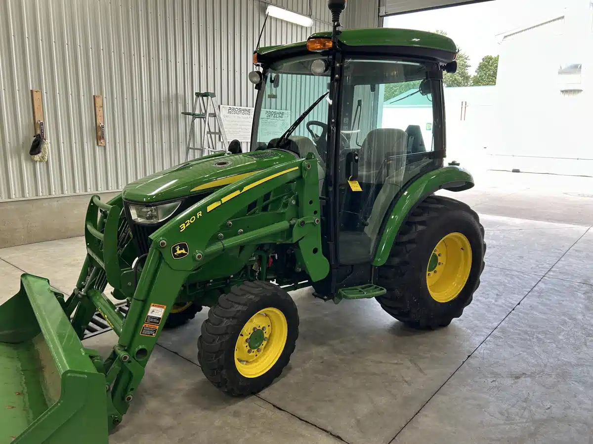 Gallery image 1 for Used 2021 John Deere 3039R Tractor