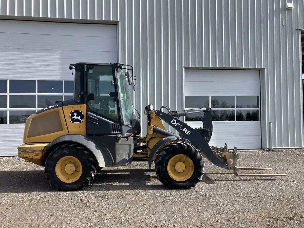 Gallery image 2 for Used 2022 John Deere 324L Wheel Loader