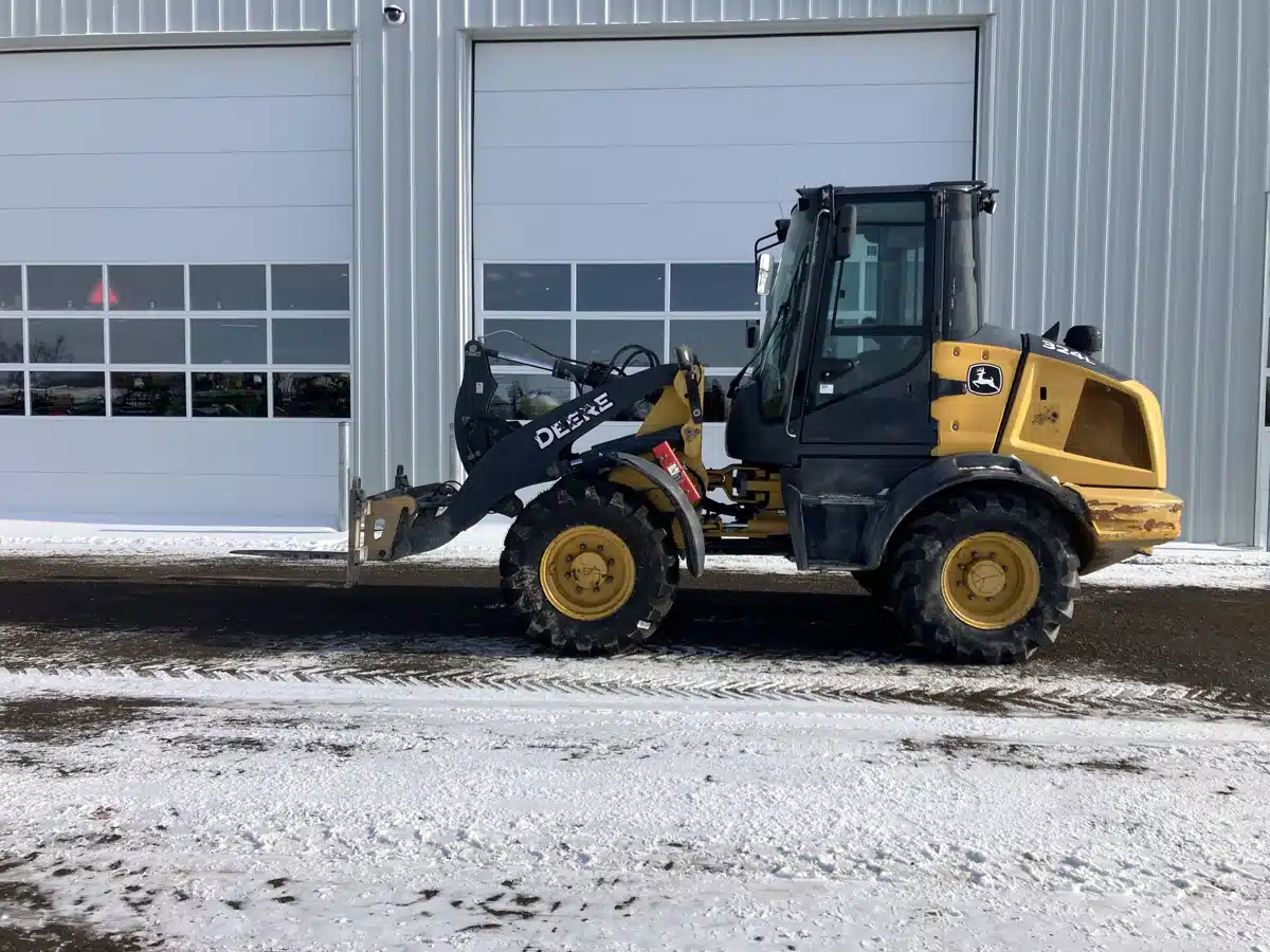 Gallery image 2 for 2022 John Deere 324L Wheel Loader