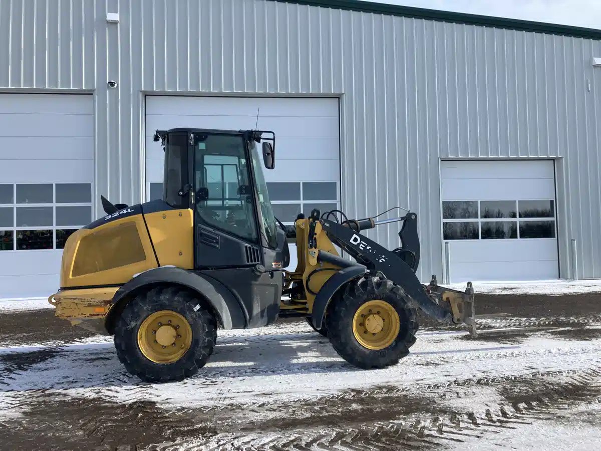 Gallery image 1 for 2022 John Deere 324L Wheel Loader