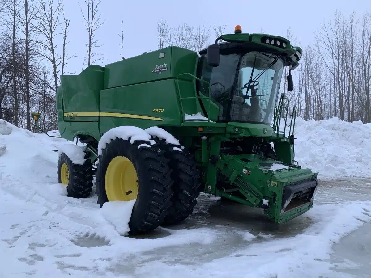 Gallery image 2 for 2014 John Deere S670 Combine