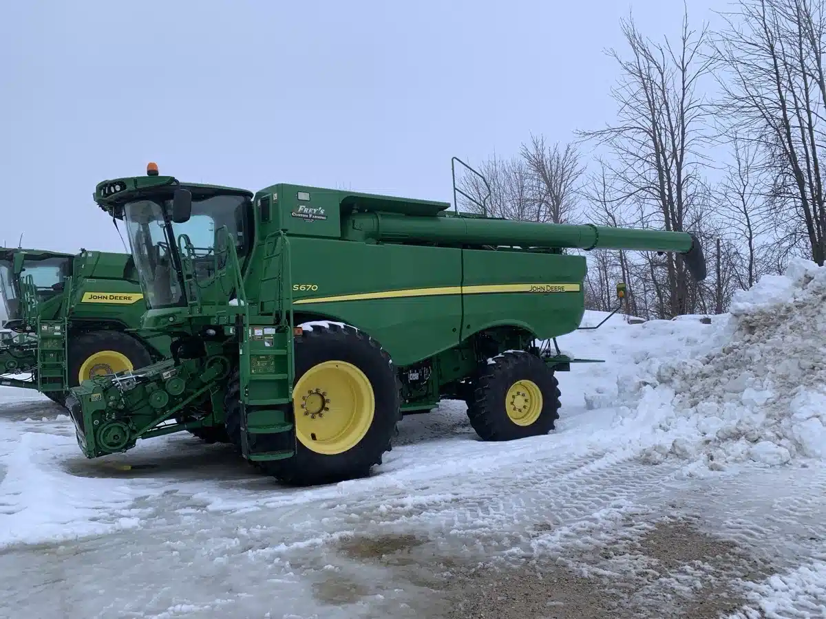 Gallery image 1 for 2014 John Deere S670 Combine
