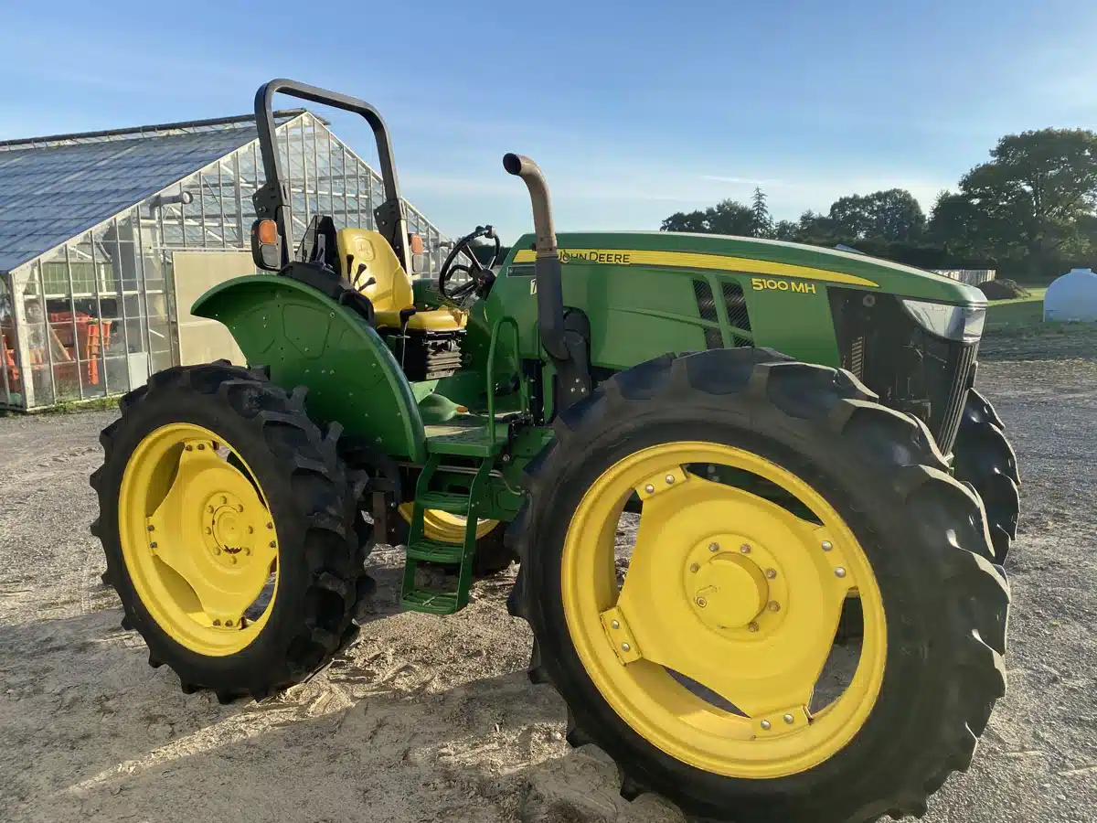 Gallery image 2 for Used 2015 John Deere 5100MH Tractor