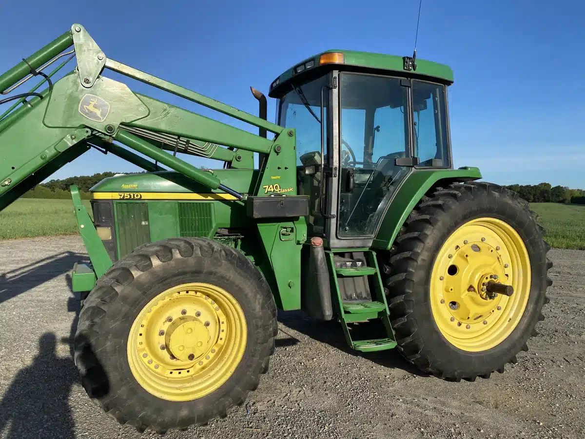 Used 2001 John Deere 7510 Tractor