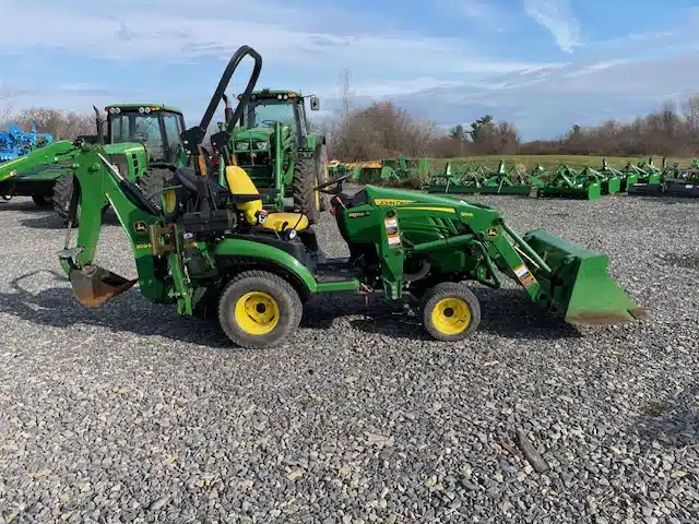 Gallery image 2 for 2020 John Deere 1025R Tractor