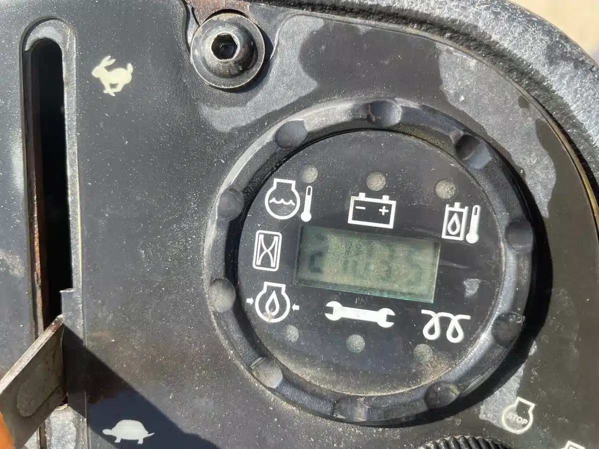 Gallery image 2 for 2012 John Deere 2500B Mower - Golf Green