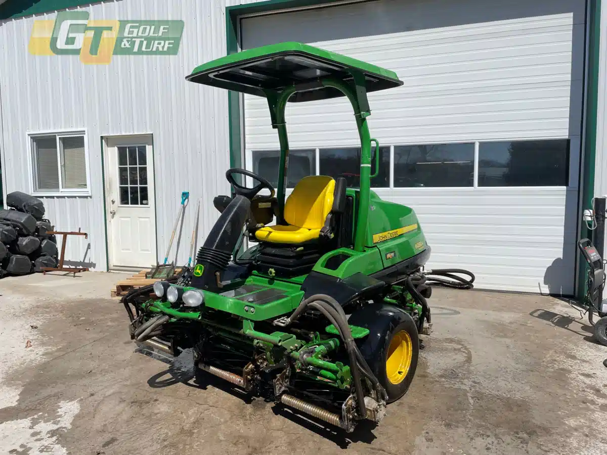 Gallery image 1 for 2019 John Deere 6080A Mower - Reel