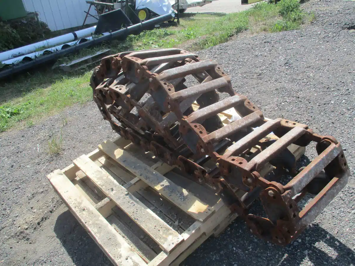 Gallery image 1 for 2023 John Deere 14" Steel Tracks Tires