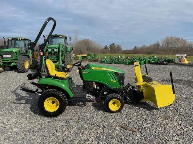 Gallery image 2 for 2021 John Deere 1023E Tractor