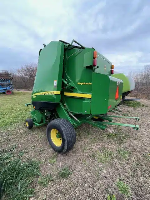 Gallery image 2 for 2011 John Deere 854SS Round Baler