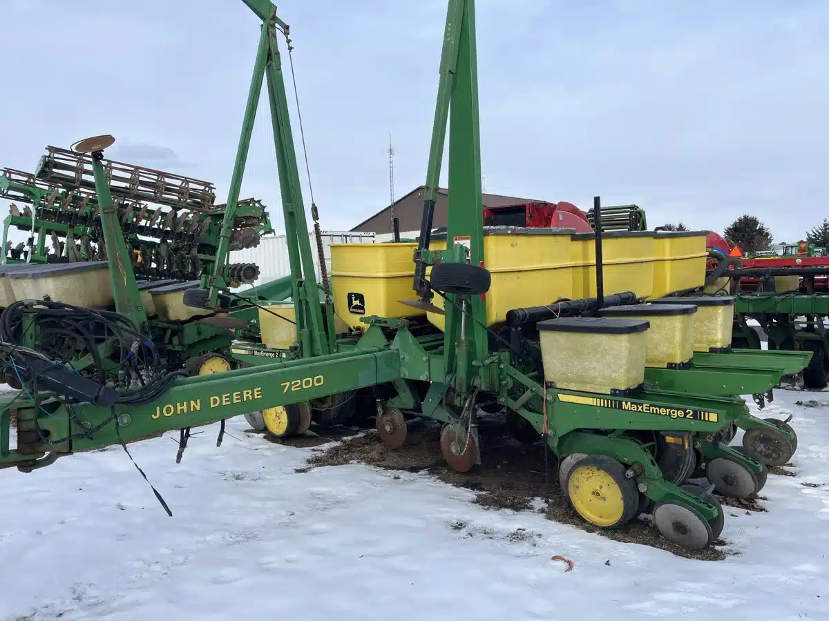 Gallery image 1 for Used 1990 John Deere 7200 Planter
