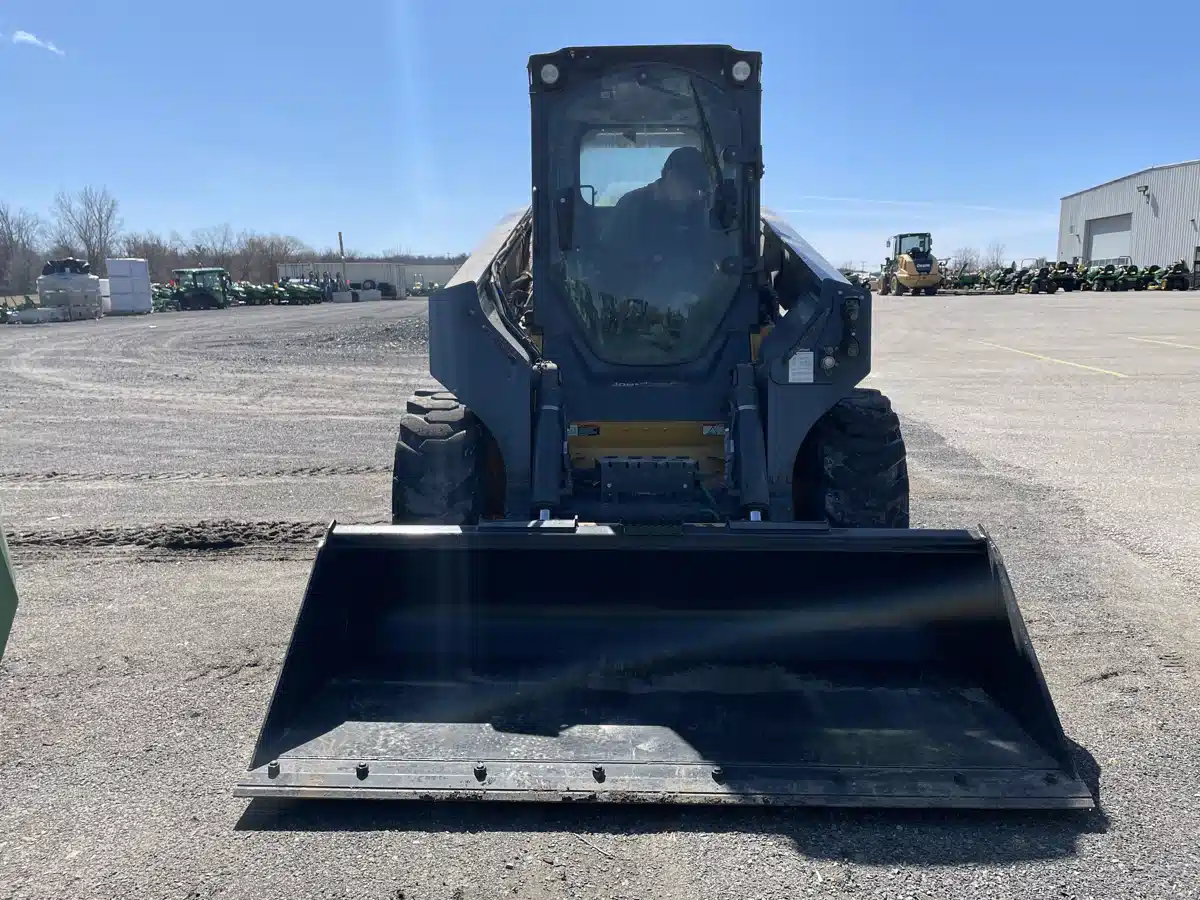 Gallery image 1 for Used 2022 John Deere 332G Skid Steer