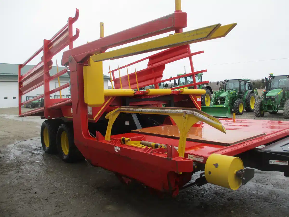 Gallery image 1 for 2021 Highline FS1800 100 Bale Mover