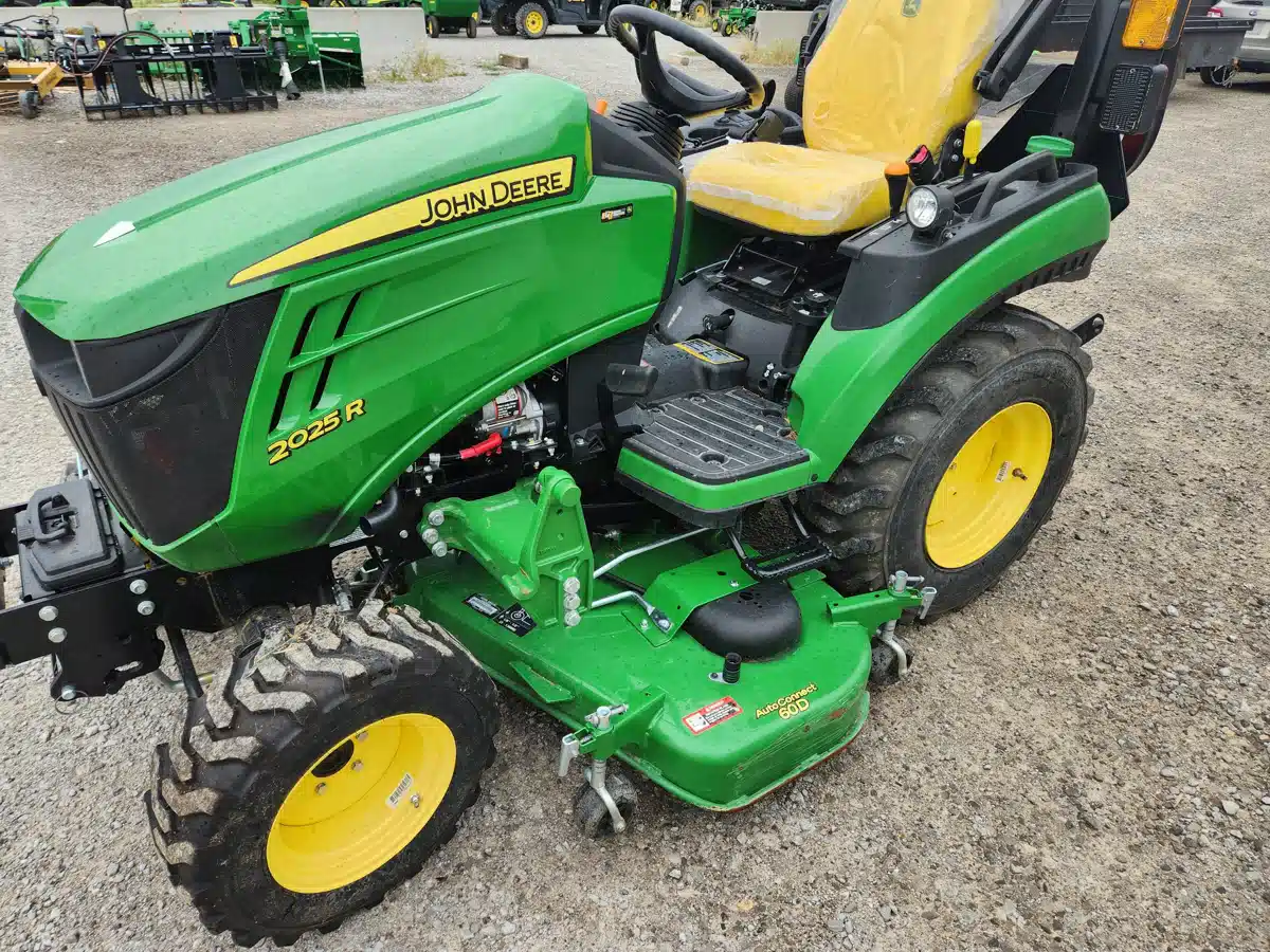 Gallery image 1 for Used 2022 John Deere 2025R Tractor