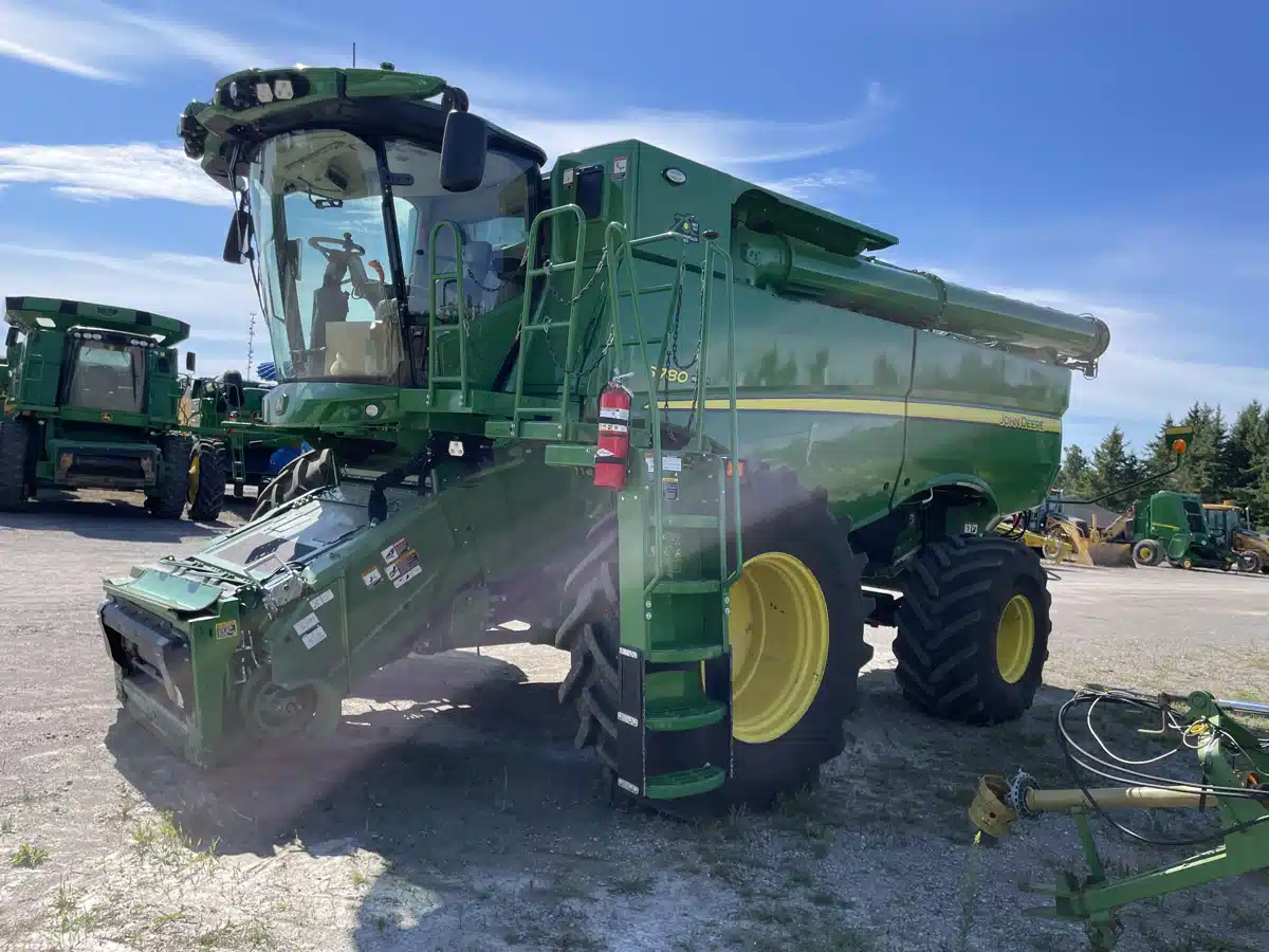 Gallery image 2 for Used 2022 John Deere S780 Combine