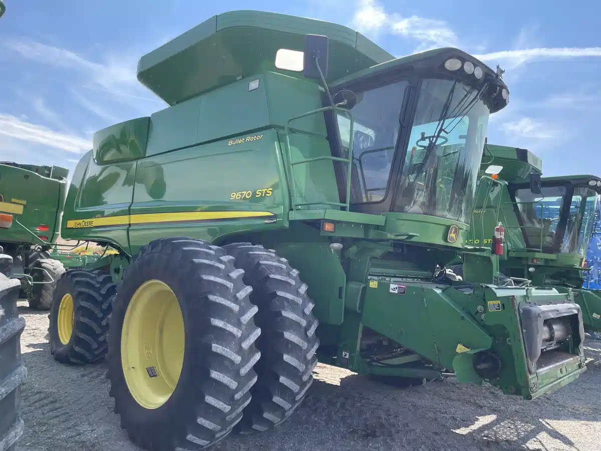 Gallery image 2 for Used 2008 John Deere 9670 STS Combine