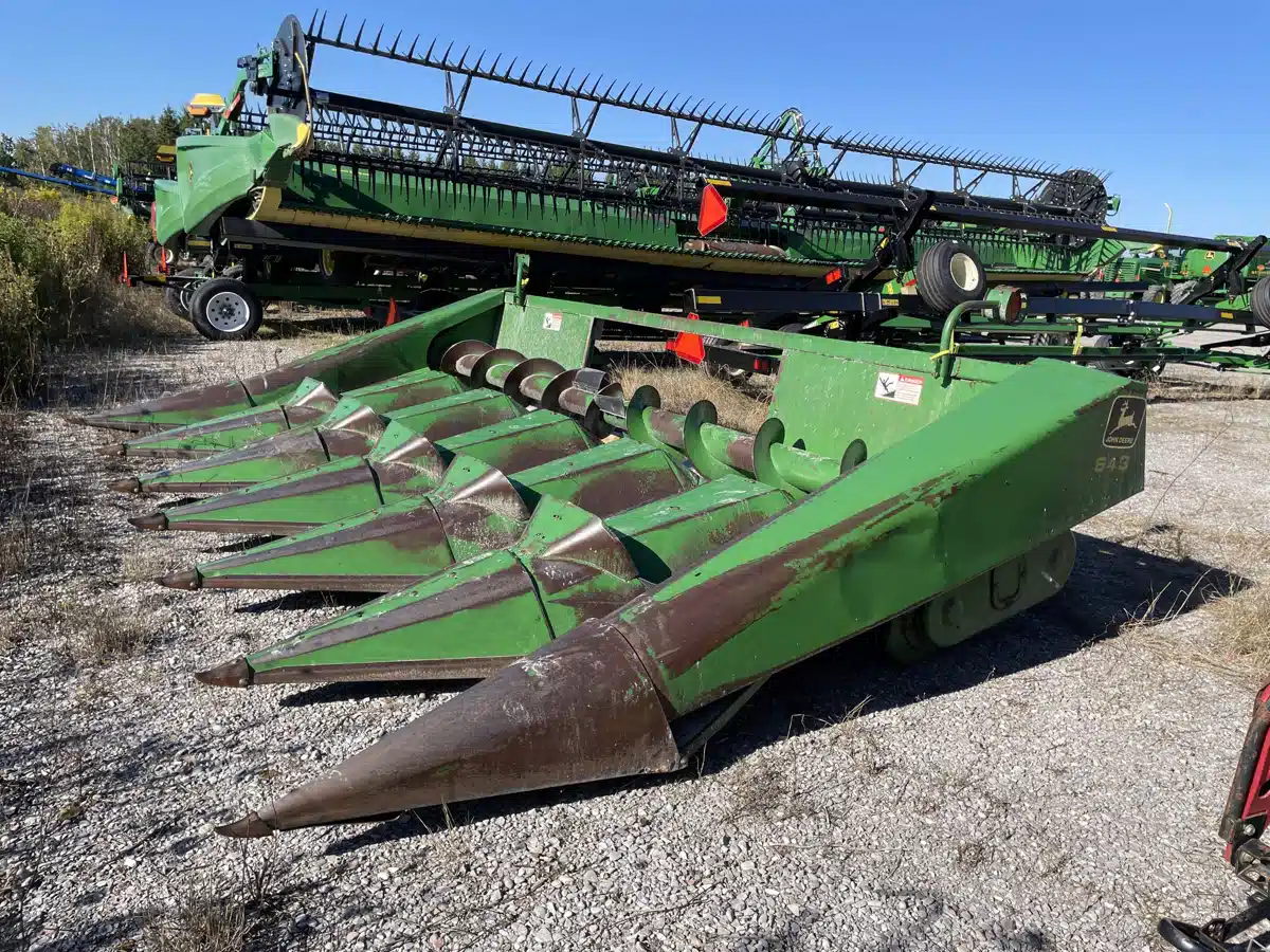 Gallery image 2 for John Deere 643 Header - Row Crop